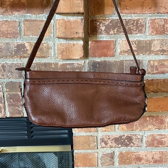 Brighton Pebbled Brown Leather Shoulder Bag - Picture 4 of 7